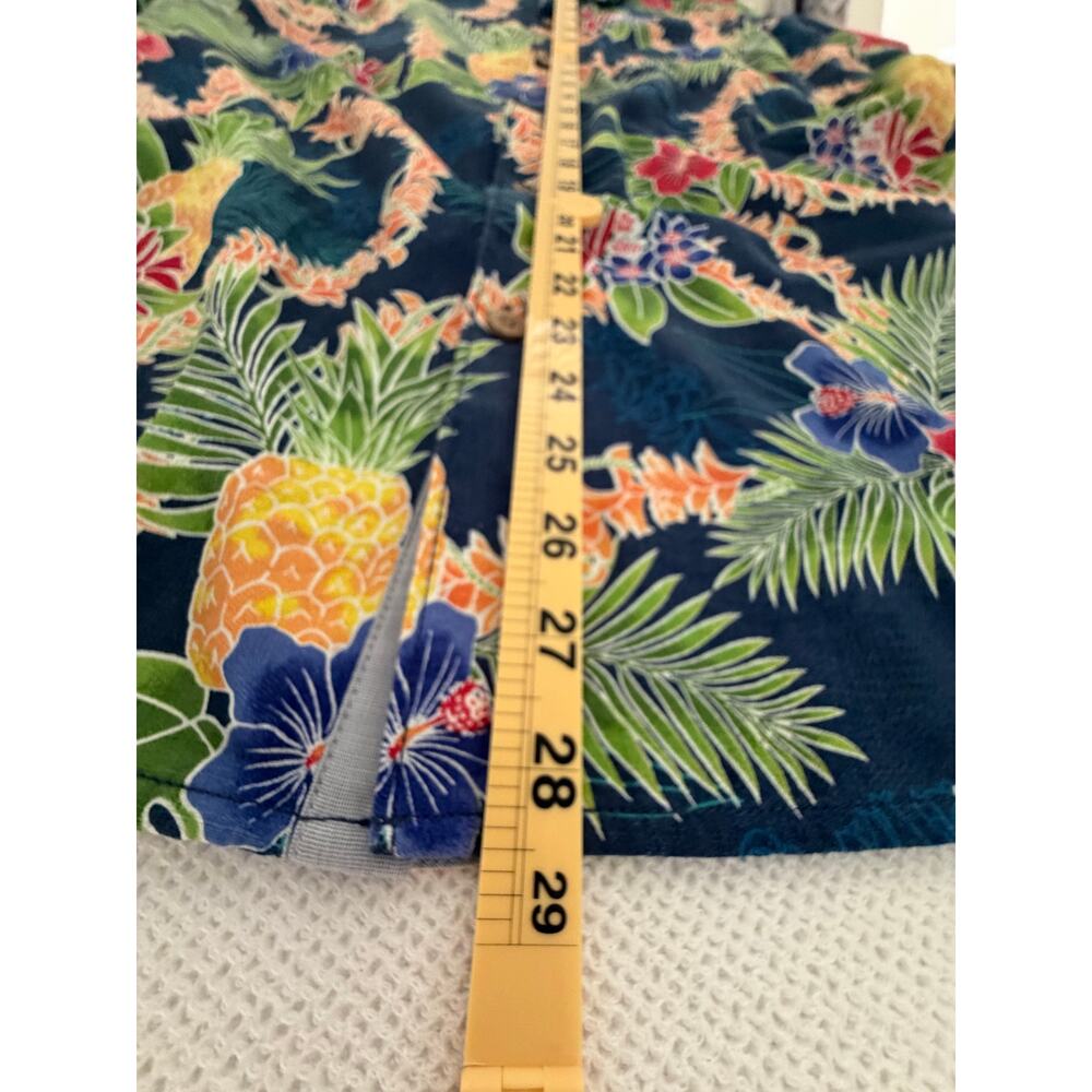 Tommy Bahama Vacation Bundle Men's Large - Picture 6 of 10